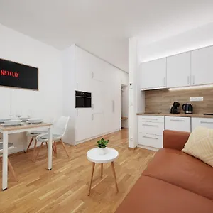 Apartament Medvedin 408